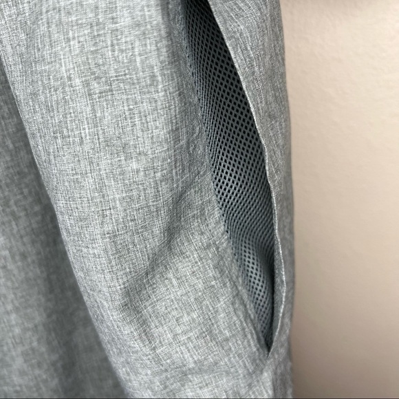 M Men’s Excurzion Grey Short Sleeve Breathable Button Down Shirt Medium - Picture 8 of 10